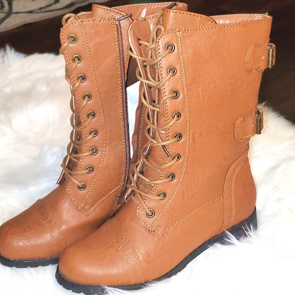 New with box Boots 👢 - Picture 2 of 6